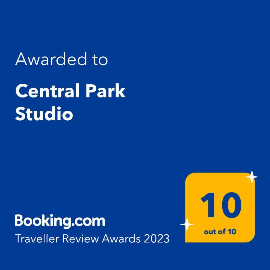 Central Park Studio Onesti Eksteriør billede